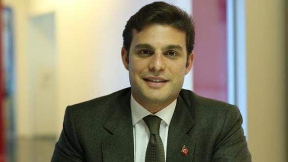 İYİ Parti kurucusunun evi kurşunlandı!