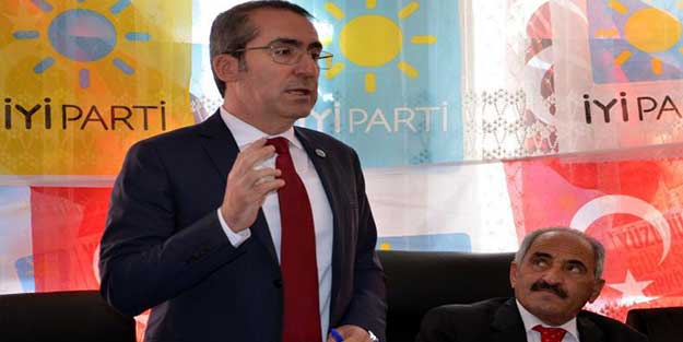 İYİ Parti'de kriz büyüyor! Partililer o isme 'istifa et' çağrısı yaptı