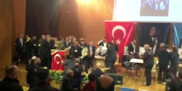 İYİ Parti'de tekme yumruklar konuştu! Bayıltana kadar dövdüler: Partililerin kucağında çıkarıldı
