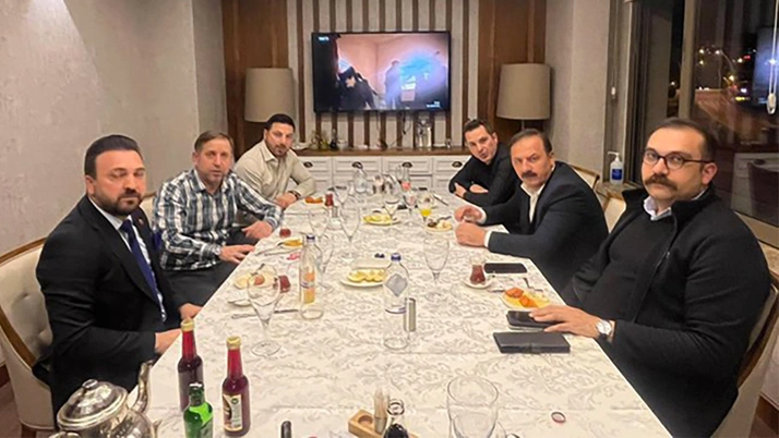 İYİ Parti'den istifa eden Yavuz Ağıralioğlu, o liderin başdanışmanıyla iftarda buluştu! Ve merakla beklenen açıklama geldi