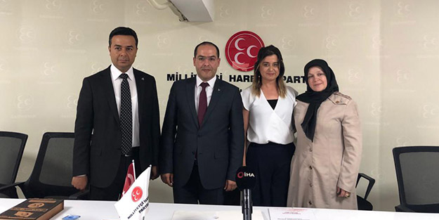 İYİ Partili 30 kişilik heyet MHP'ye geçti