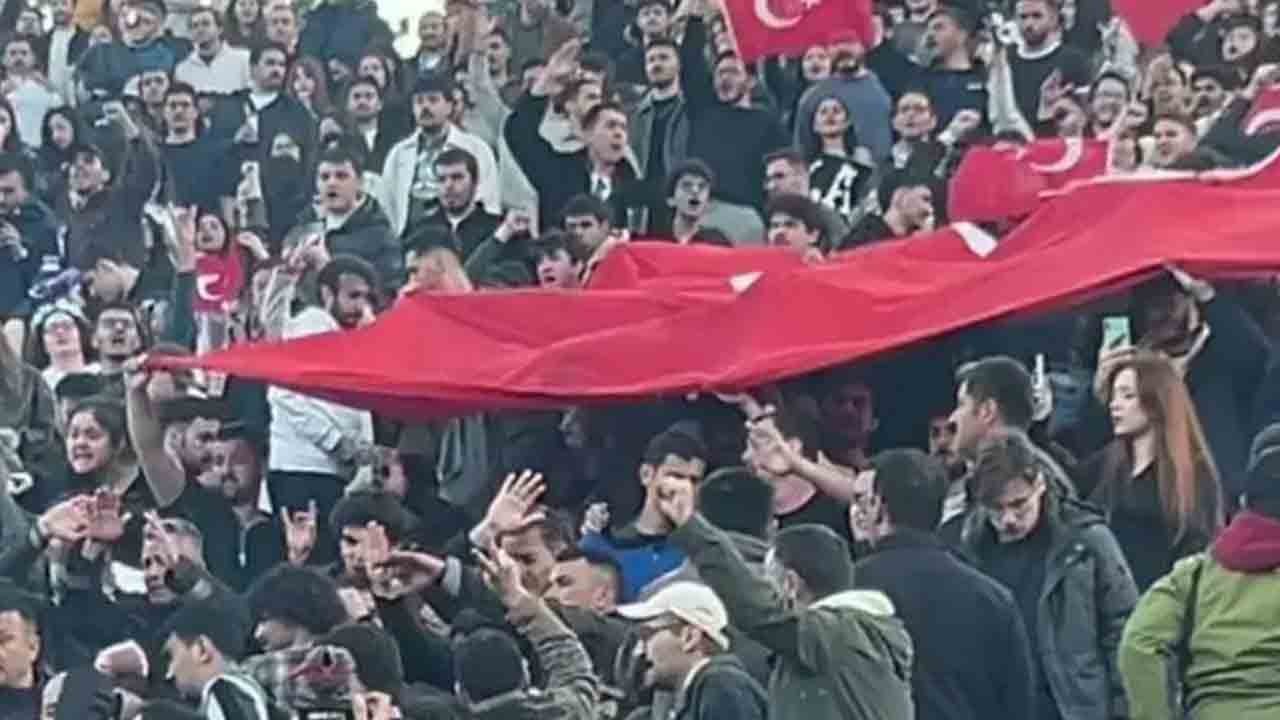 İyi Partili Arslan, ODTÜ’de bayrak açanlara saldıranlara tepki gösterdi: Terör örgütlerinin kadrolu elemanı İlkay Akkaya'nın ODTÜ'de ne işi var?