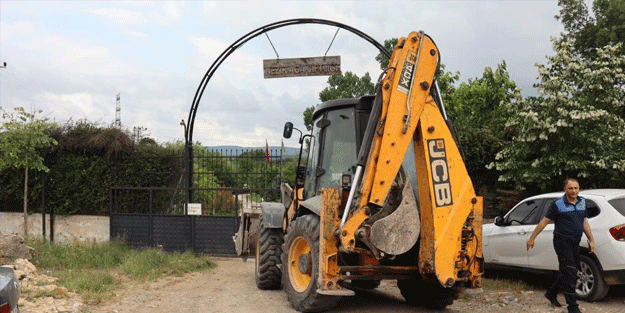 İYİ Partili Türkkan'ın kaçak çiftlik rezaleti! Tahliye başladı