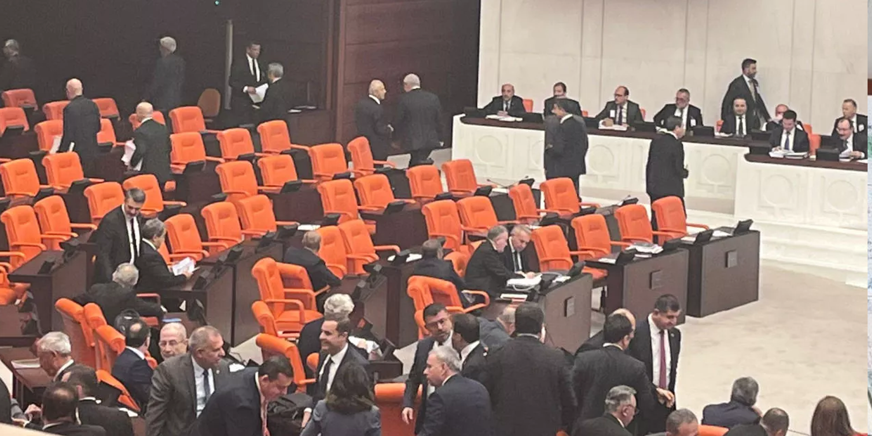 İYİ Partililerden Meclis’te milli iradeye saygısızlık