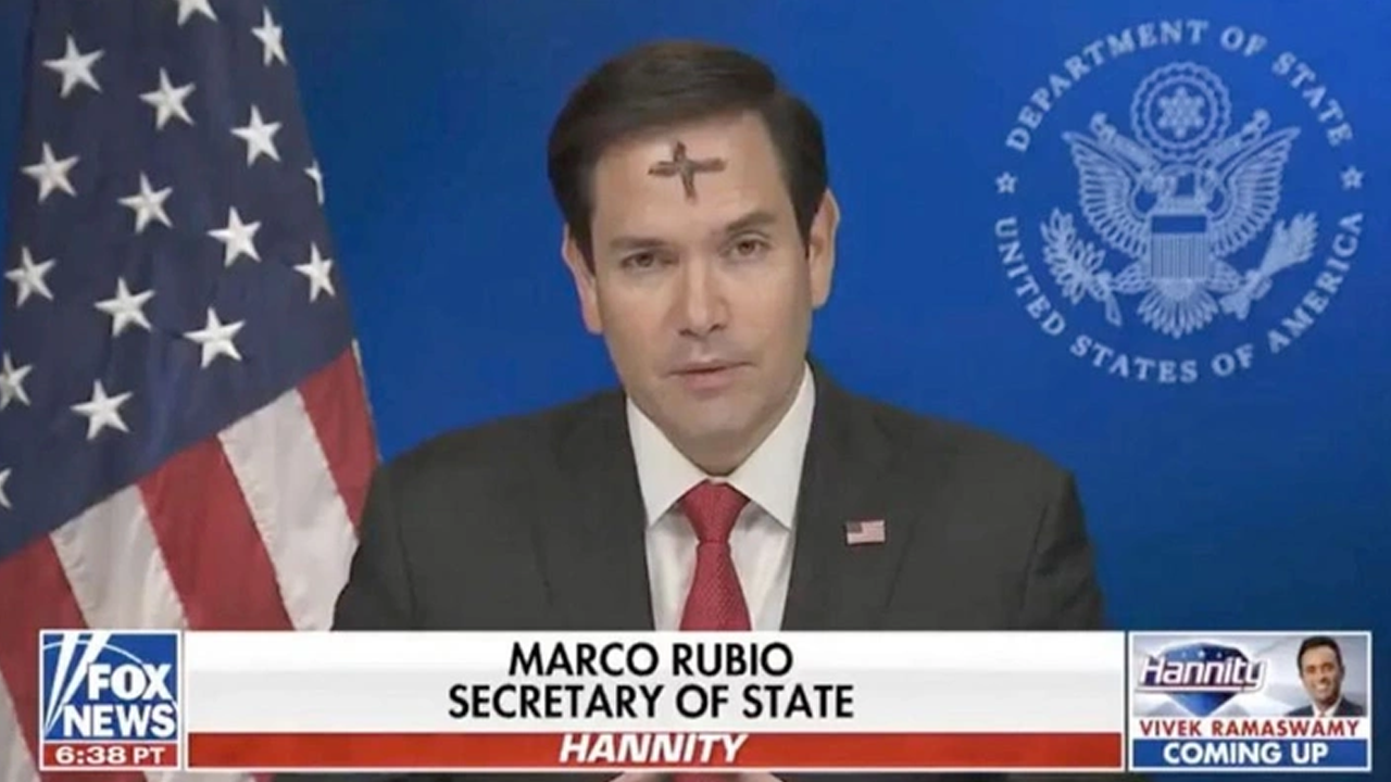 İyice delirdiler! Hamas'ı kafasındaki haçla tehdit etti