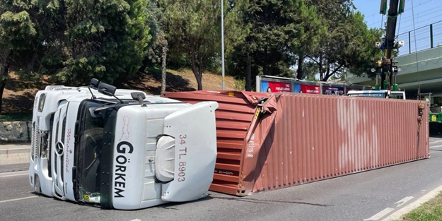 İzahı yok! 4 kişi feci şekilde ölmüştü: Aynı alt geçitte 7. kez TIR devrildi!