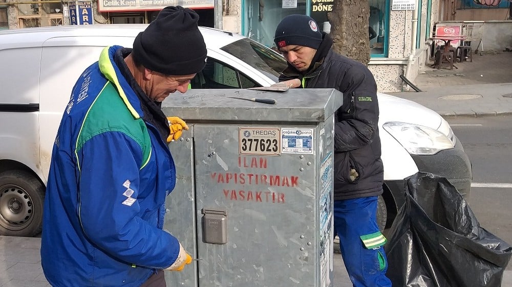 İzinsiz ilan ve afiş asanlara ceza kesilecek 
