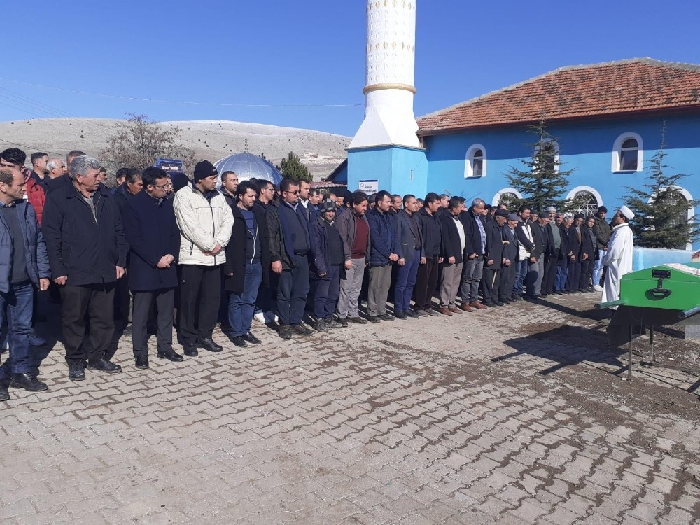 İzinsiz kullandıkları kredi kartı yüzünden ölen iki kardeş toprağa verildi 