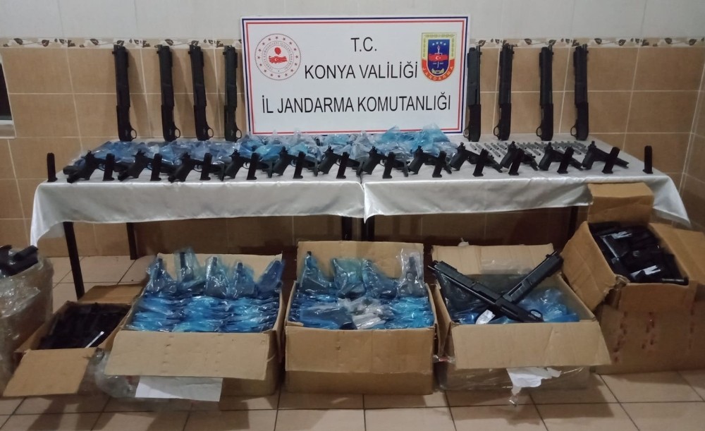 İzinsiz üretilen silahlar kargoyla yollanırken yakalandı 