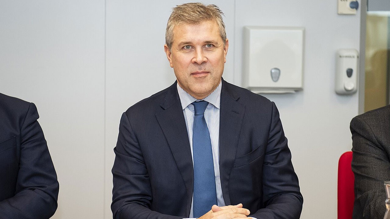 İzlanda Başbakanı parlamentoyu feshetti