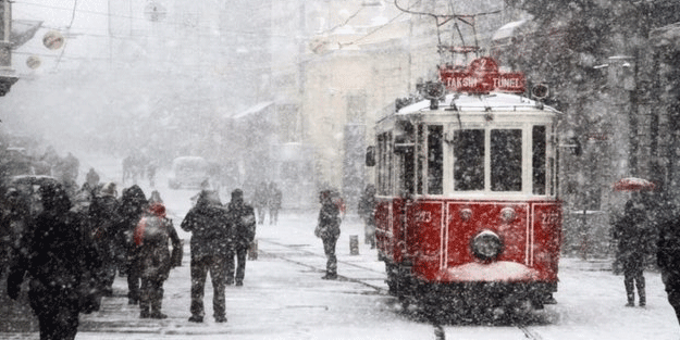 İzlanda kışı İstanbul'a dayandı! Diz boyu kar yağacak