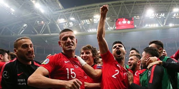 İzlandalı futbolcular ağlıyor! 'Merih sinirlerimizi bozdu'