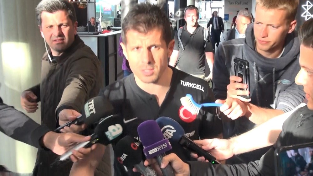 İzlandalı vatandaştan Emre Belezoğlu’na çirkin hareket 