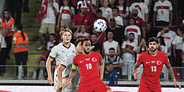 İzlanda'yı ezdik geçtik! Uluslar Ligi'nde ilk galibiyet İzmir'de geldi...