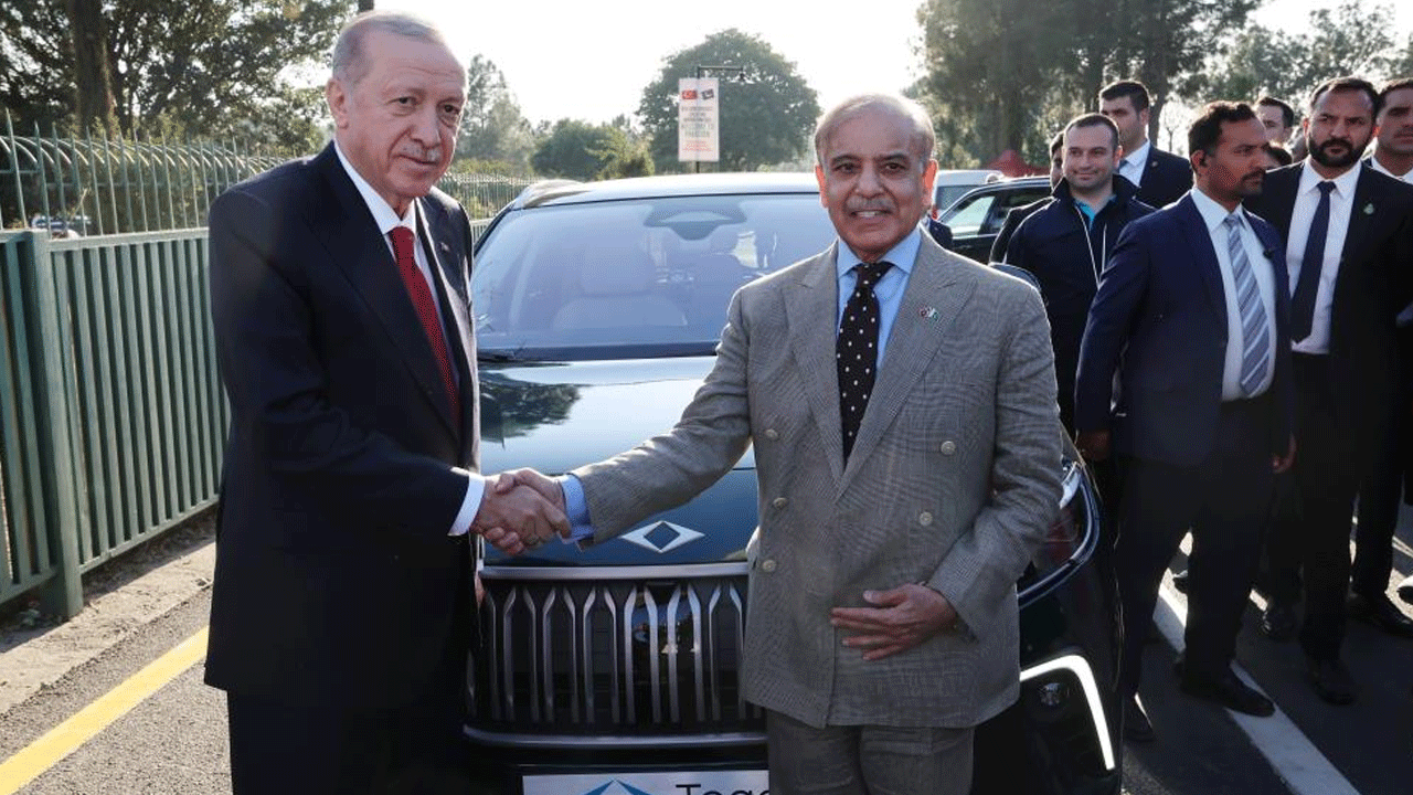 İzlenme rekorları kırıyor! Pakistan hükümetinden TOGG ile Dombra sürprizi