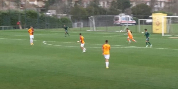 İzleyen bir daha izliyor! Sahalarda ender görülen gol