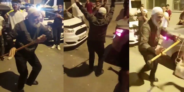 İzleyenler hayrete düşüyor: Bastonlu yaşlı adam tozu dumana kattı
