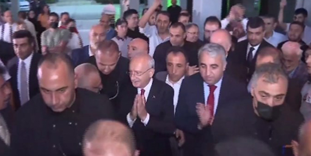 İzleyenlere kahkaha attıran görüntü! 'Bozkurt Kemal' sloganları