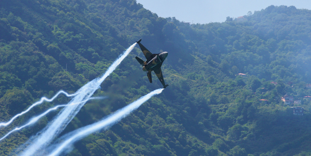İzleyenlerin nefesini kesti! SOLOTÜRK'ten muhteşem gösteri