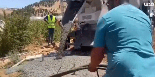 İzleyenlerin vicdanını yaralayan anlar! Zalim yahudiye lanet yağdı