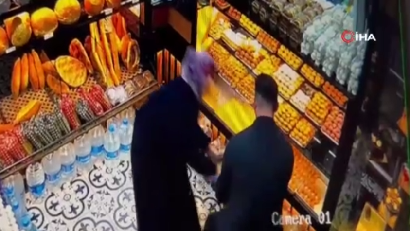 İzleyin lazım olur!.. Heimlich manevrası hayat kurtardı