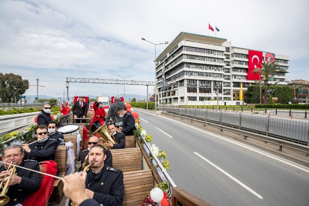 İzmir 23 Nisan’da tek yürek oldu 
