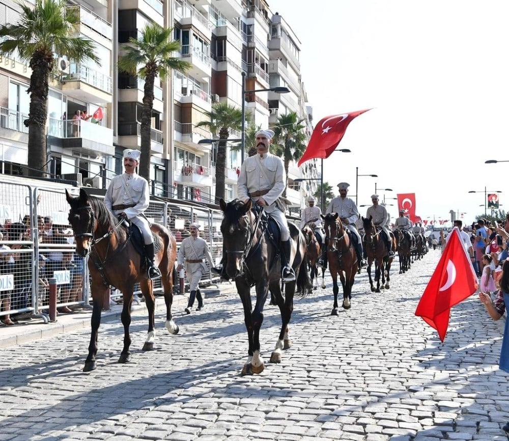 İzmir, 9 Eylül coşkusuna hazır 