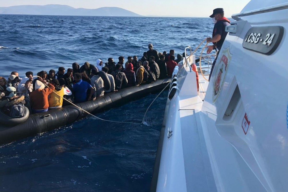 İzmir açıklarında 194 düzensiz göçmen kurtarıldı, 45 göçmen yakalandı
