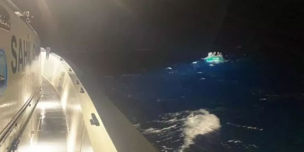 İzmir açıklarında 34 göçmen kurtarıldı