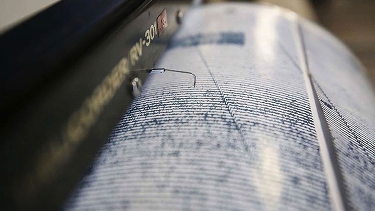 İzmir açıklarında deprem