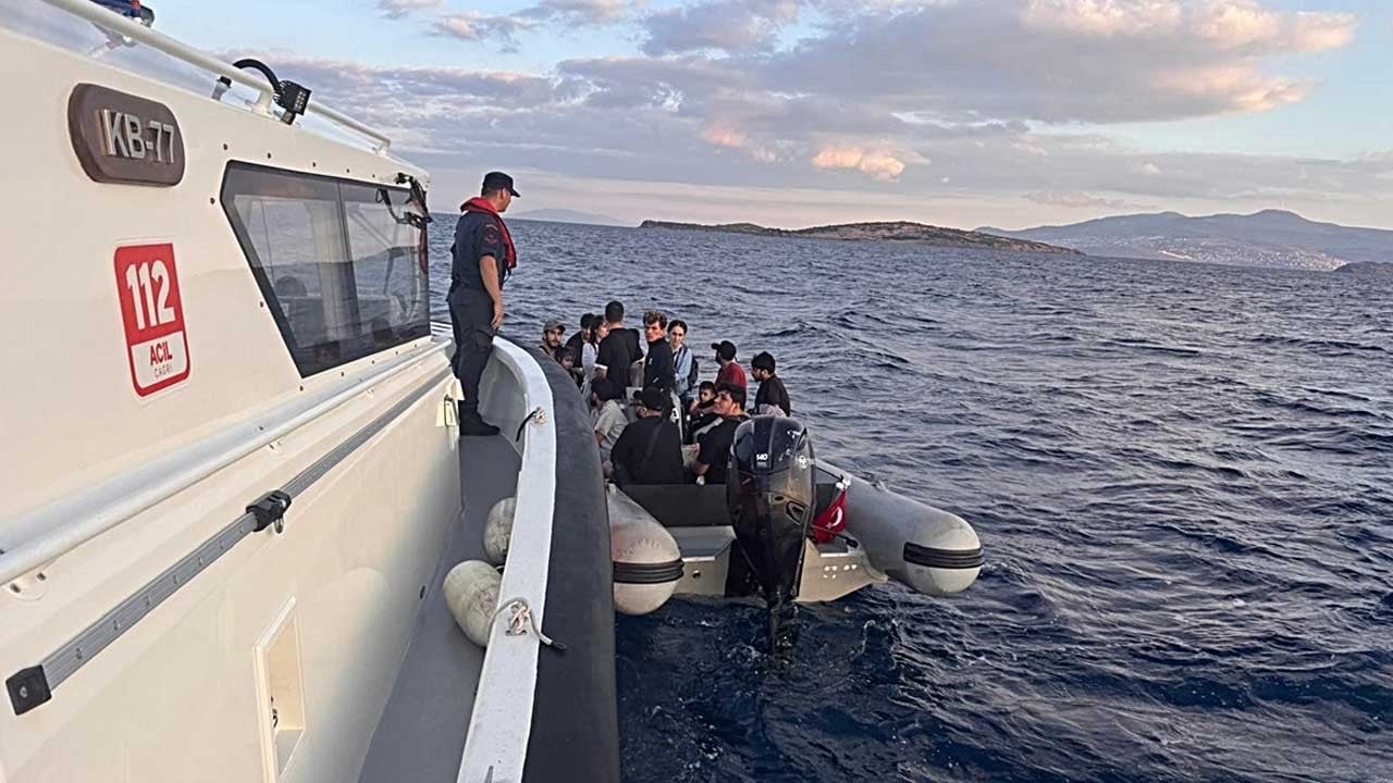 İzmir açıklarında hareketli saatler