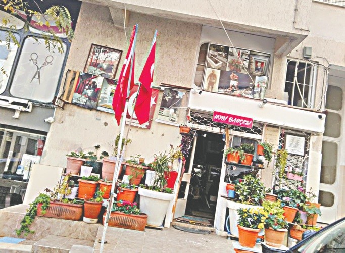 İzmir Balçova’da zulüm! CHP’nin çiçeğe bile saygısı yok