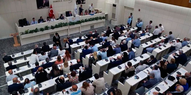 İzmir Büyükşehir Belediyesi Meclisi’nde skandal ret! CHP'nin PKK seviciliğinde geldiği son nokta