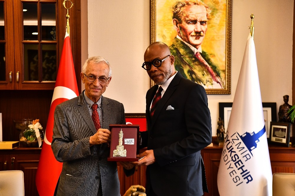 İzmir Büyükşehir’e Afrika’dan ziyaret 