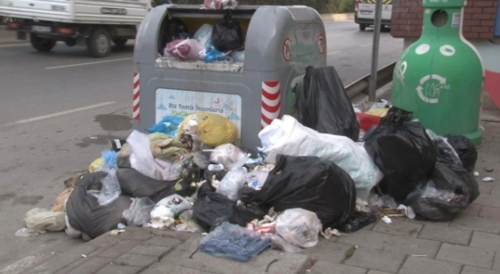 İzmir Çiğli'de CHP kokuyor! CHP'li belediye çözüm bulamadı kenti kötü koku sardı