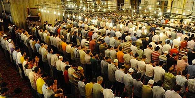 İzmir cuma namazı saati İzmir'de cuma namazı saat kaçta?