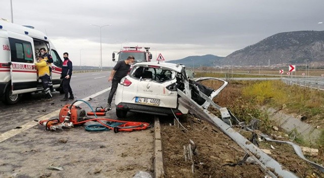 İzmir-İstanbul Otoyolu’nda feci kaza: 3 ağır yaralı