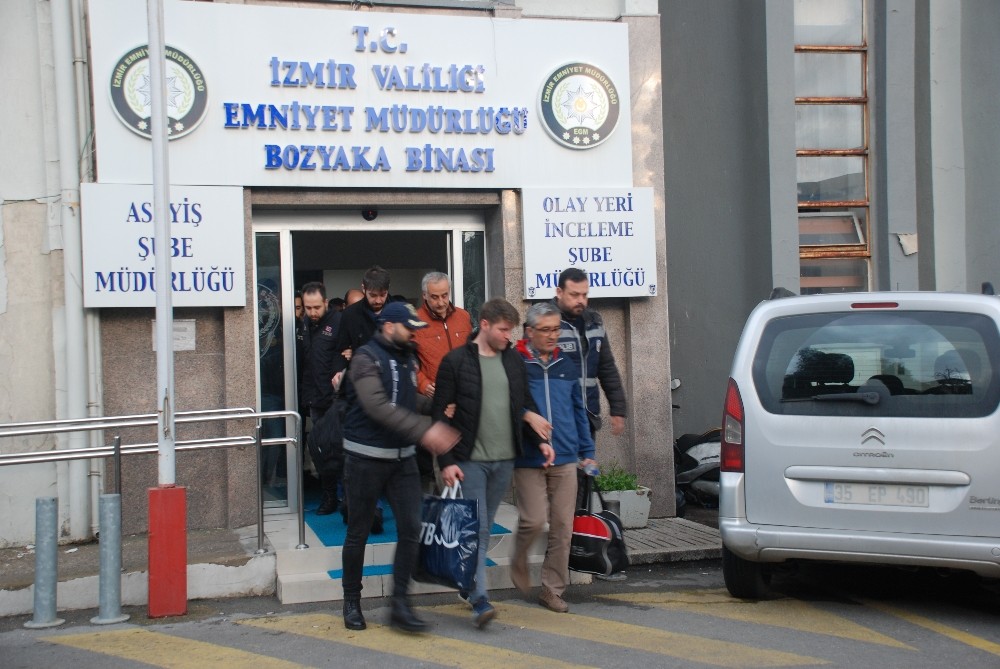 İzmir merkezli FETÖ operasyonunda 60 şüpheli adliyeye sevk edildi 