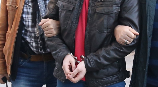 İzmir merkezli uyuşturucu operasyonu: 10 şüpheliden 6'sı tutuklandı