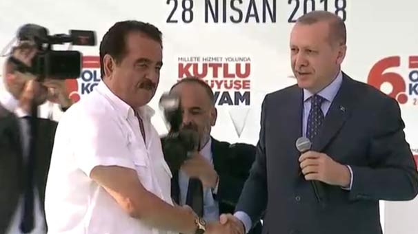 İzmir mitinginde sürpriz! Birlikte türkü söylediler