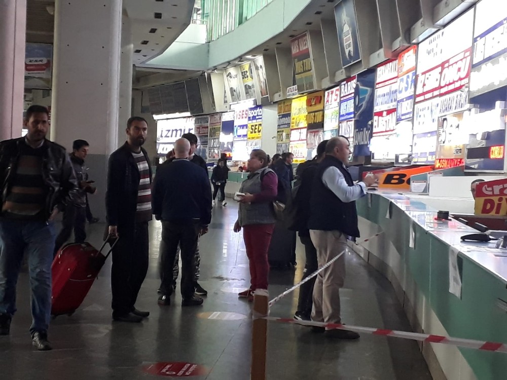 İzmir Otogarı’nda son gün yoğunluğu 