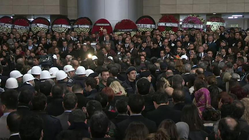 İzmir şehitleri son yolculuklarına uğurlanıyor