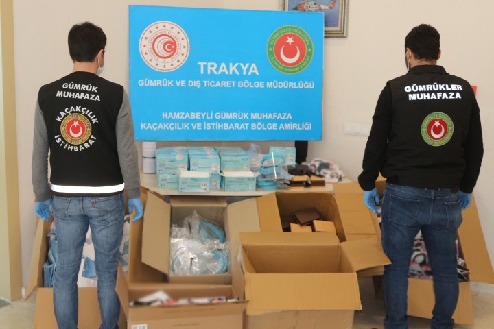 İzmir’de 15 ton etil alkol ve Edirne’de 5 bin 230 adet maske ile siperlik ele geçirildi 