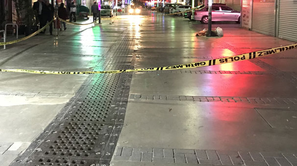 İzmir'de bıçaklı kavga