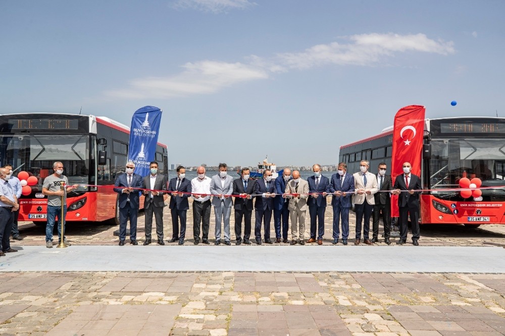 İzmir’de 16 yeni otobüs daha hizmete girdi 