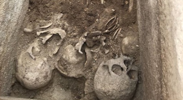 İzmir'de 1700 yıllık lahdi satmak isterken yakalandılar