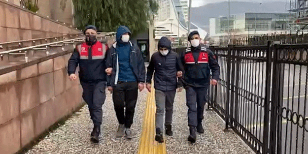 İzmir'de 2 hırsızlık şüphelisi tutuklandı