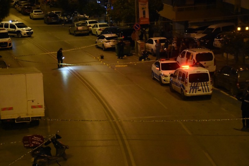 İzmir’de 2 kişinin öldüğü saldırıyla ilgili peş peşe gözaltılar 