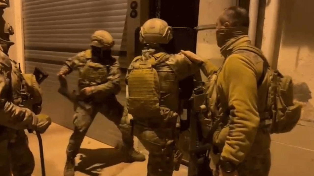 İzmir’de 26 ayrı adrese operasyon