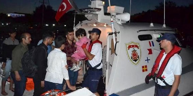 İzmir'de 29 kaçak göçmen yakalandı